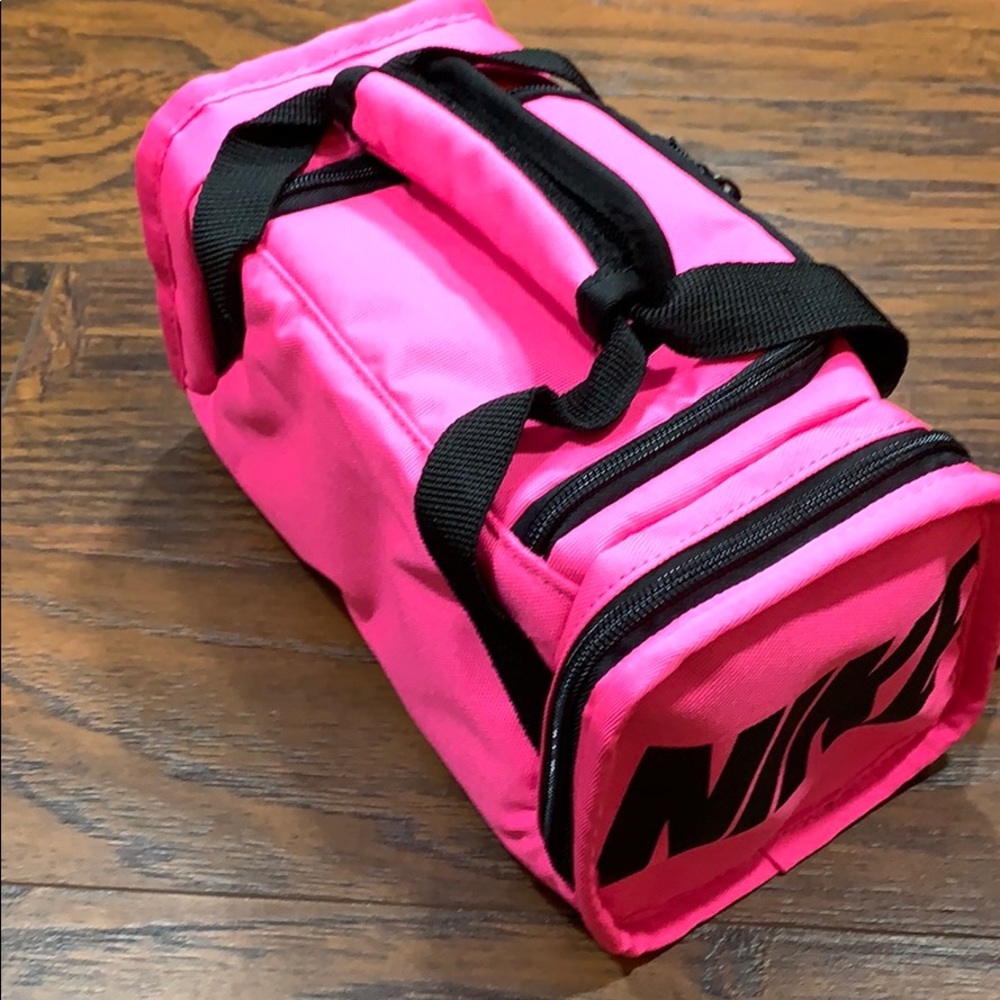 Nike Brasilia Fuel Pack - Picture 5 of 16